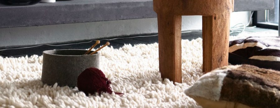 Kā iztirīt taukainus traipus no paklāja?