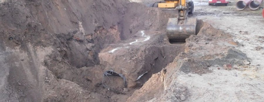 Завершается реконструкция труб напорной канализации на улице Маркалнес