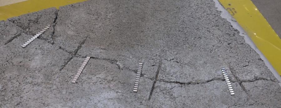 Kā pareizi remontē betona grīdas plaisas