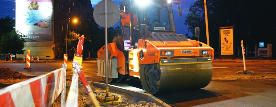 Karstā nakts: kā tiek asfaltētas Rīgas ielas?