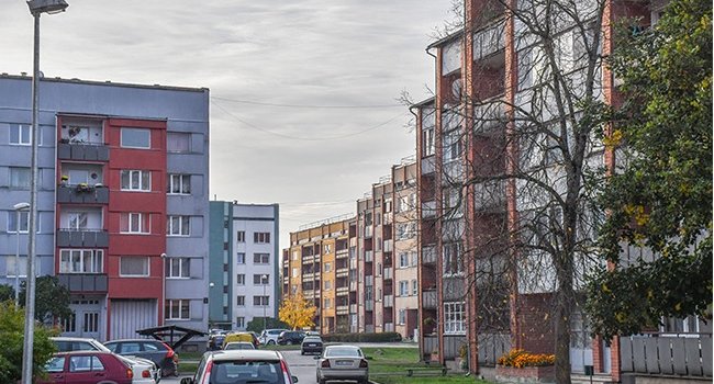 Kuldīgā ar 60 342 eiro līdzfinansēs 15 daudzdzīvokļu dzīvojamo māju pagalmu labiekārtošanu