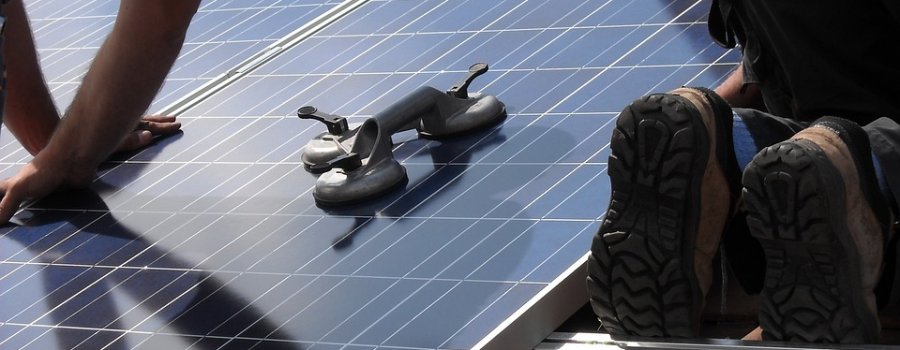 Lindstrom investēs 260 000 eiro saules paneļu parka izveidē Piņķos