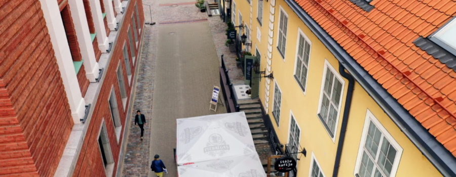 Rietumu Banka piešķir kredītu Jēkaba Kazarmu autostāvvietu iegādes darījumam