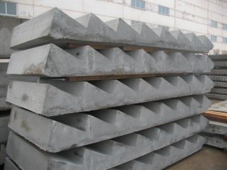 Монолитный лестничный пролт